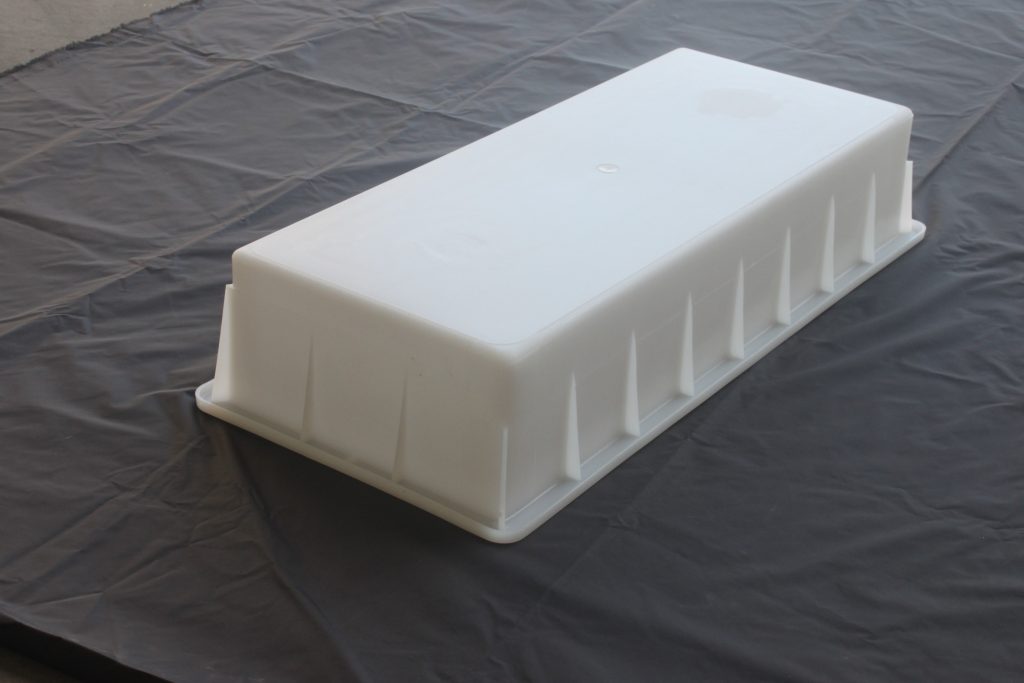 為什么預(yù)制路緣石模具要采用加強筋設(shè)計？