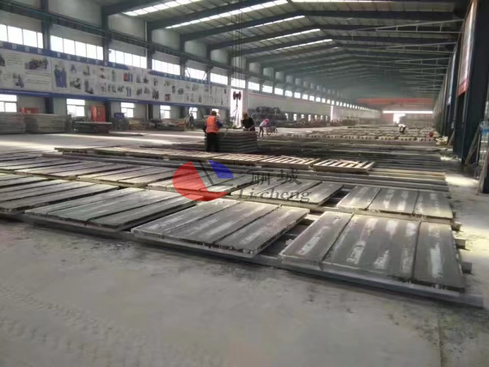 混凝土護(hù)欄模具的防水層